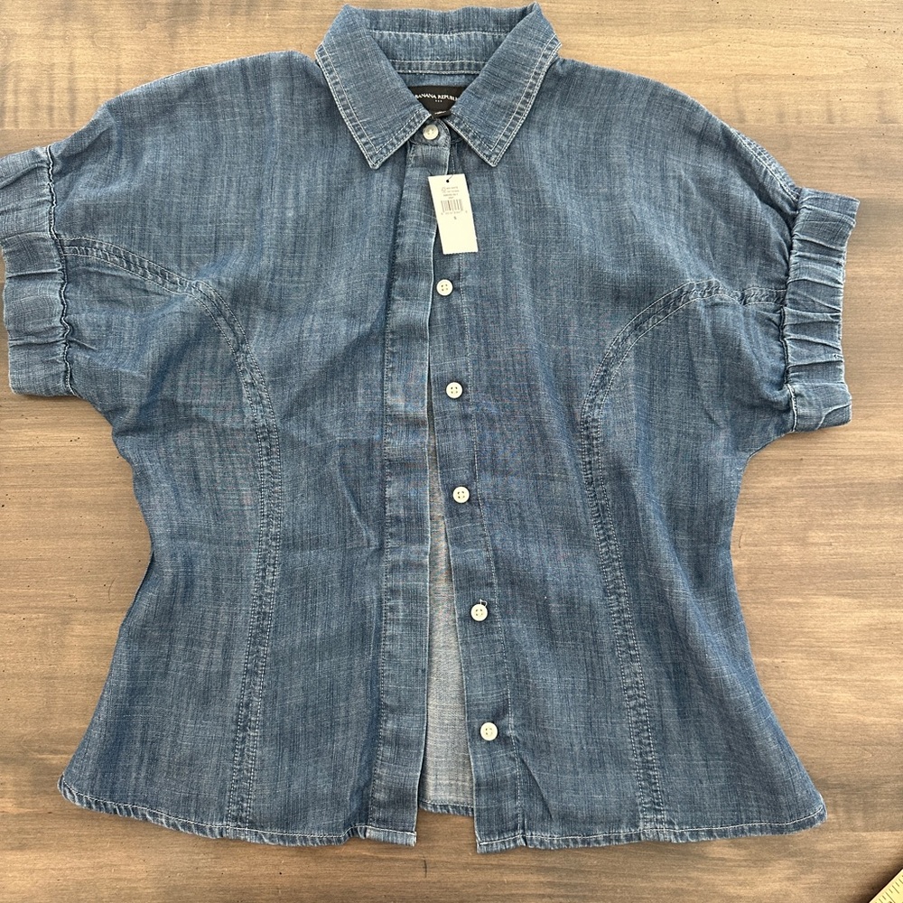 Banana Republic Denim Short Sleeve Shirt
